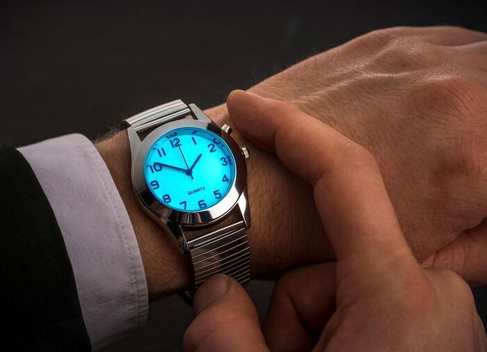 Armbanduhr mit Stretcharmband 