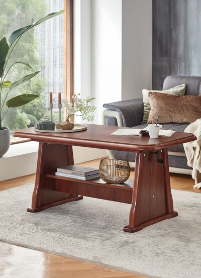 Funktionaler Couchtisch mit gro&szlig;em Ablageboden 