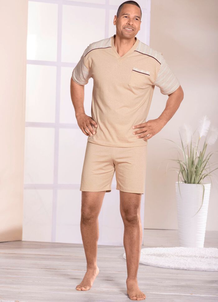 G&ouml;tting Shorty mit farbig gewachsener Baumwolle und V-Ausschnitt  