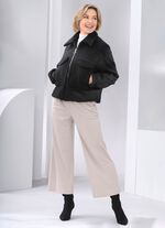 Kurzjacke aus feinem Boucl&eacute; 