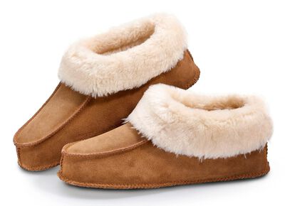 Leder-Hausschuhe mit flauschigem Innenfell 