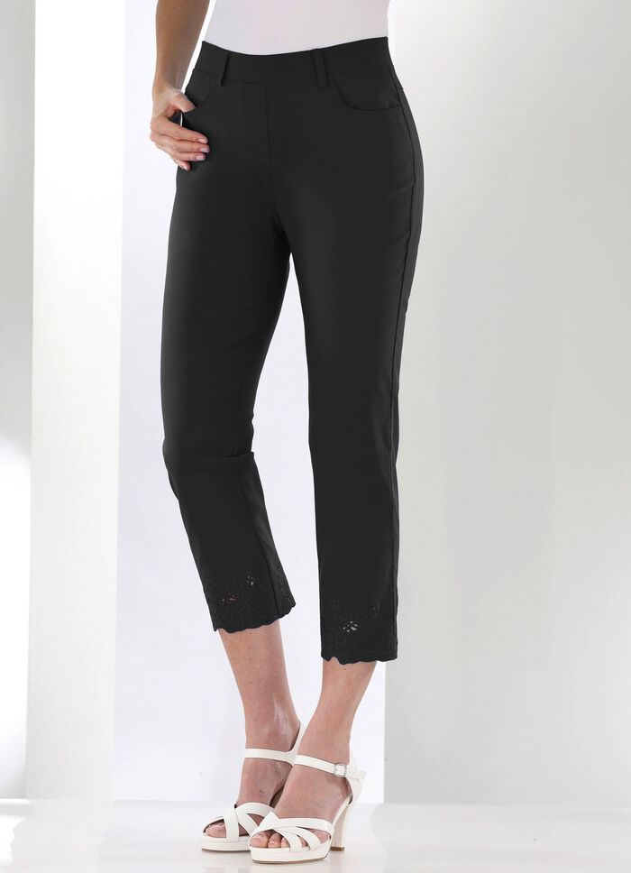 Hose mit floralen Lochstickereien 