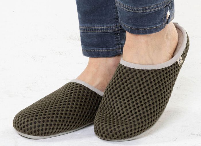 Leichte Herren-Hausschuhe, mit herausnehmbarem Fu&szlig;bett 