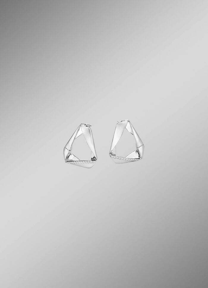 Moderne Klappcreolen mit Zirkonia 