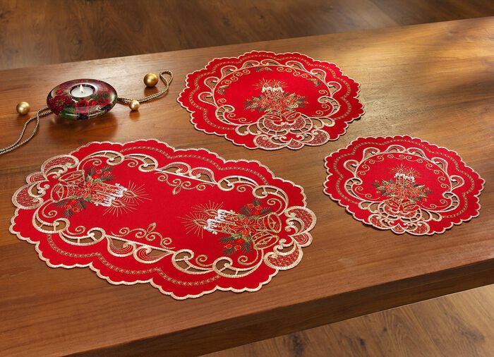 Aufwendig gestaltete Tisch- und Raumdekoration 