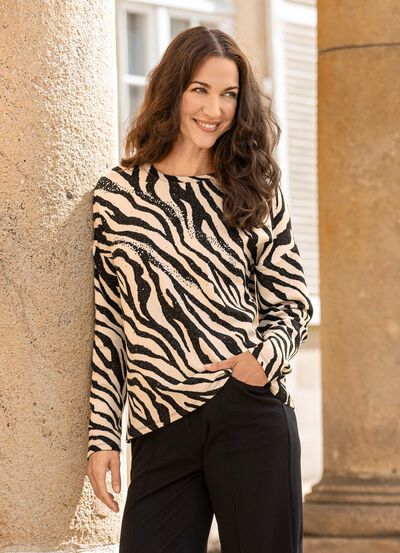 Shirt mit Pl&auml;ttchenzier im Vorderteil 