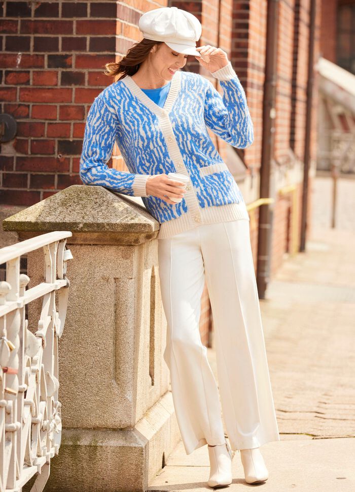 Hose in modischer Weite 