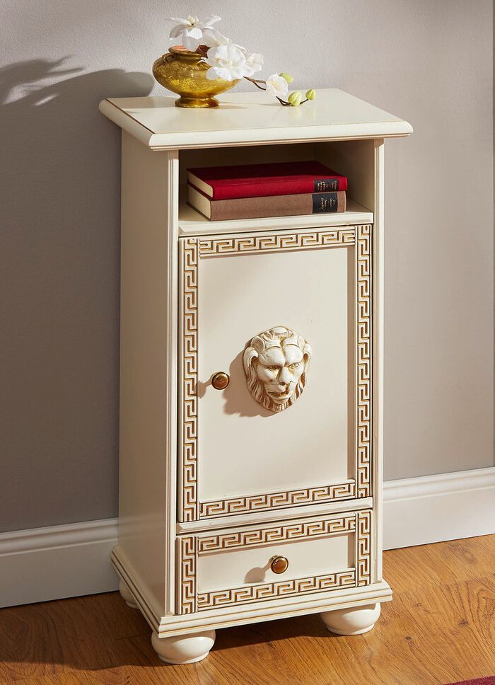 Hochwertiges M&ouml;belprogramm mit Verzierungen 