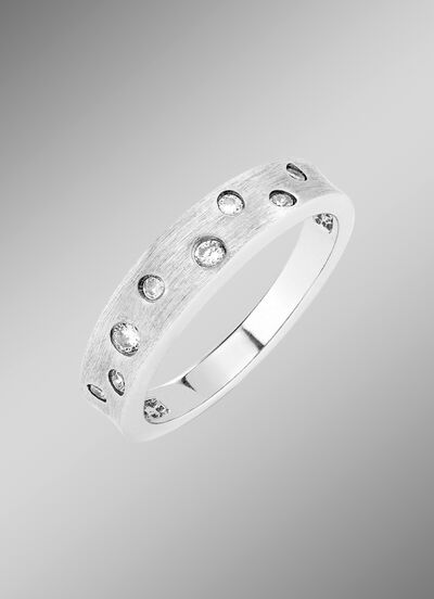 Zauberhafter Damenring mit synth. Zirkonia 