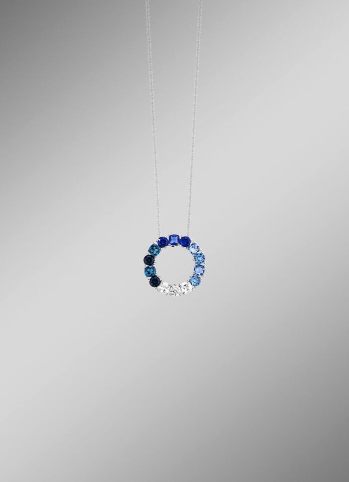 Anh&auml;nger mit synth. Zirkonia in Wei&szlig; und Blaut&ouml;nen 