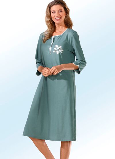 Zweierpack Nachthemden, uni und allover dessiniert mit Knopfleiste 