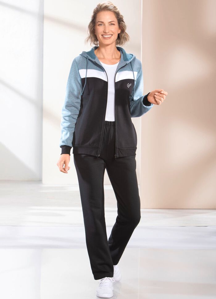 Freizeitanzug mit Kapuze 