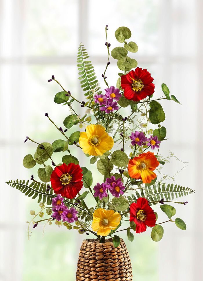 Bl&uuml;tenzweig aus Kunst- und Textilmaterial 