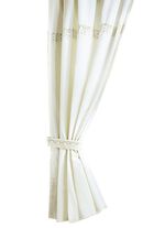 &Uuml;bergardine mit aufgesetzter H&auml;kelborte 