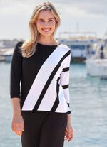 Pullover in grafischem Dessin 