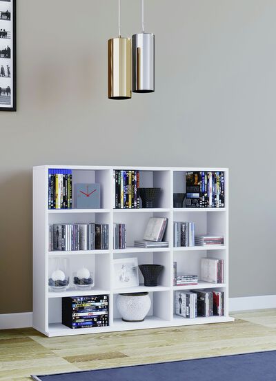 Regal aus Holzstruktur-Nachbildung 