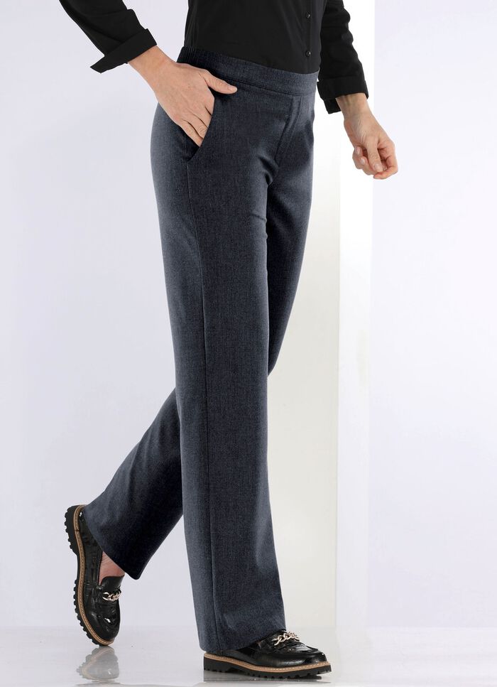 Hose in modischer Weite 