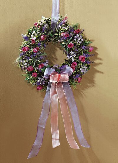 Wandkranz mit Rosen, Vergissmeinnicht und Lavendel 
