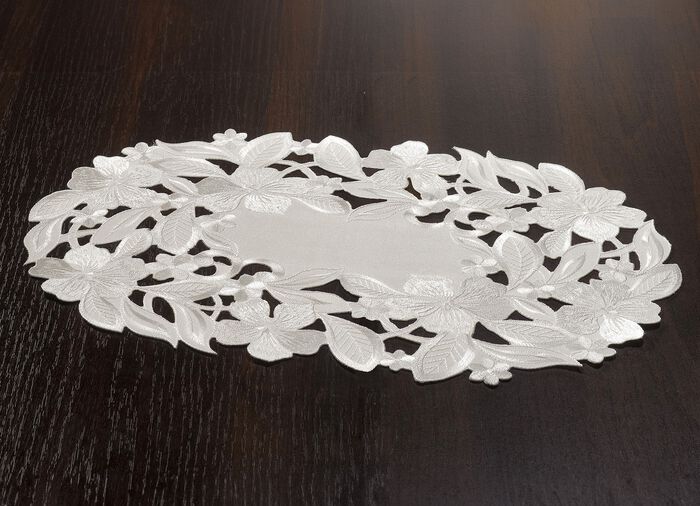 Bestickte Tisch- und Raumdekoration 