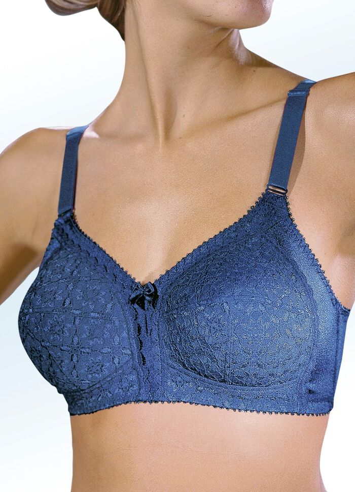 Format BH mit unterlegten Spitzencups 