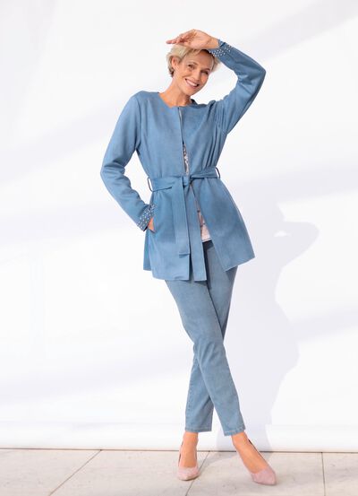 Jacke mit offener Kantenverarbeitung 