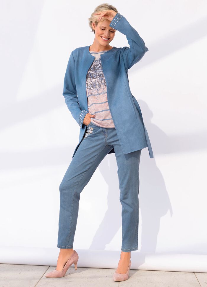 Jeans mit floraler Stickerei 