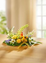 Tischgesteck mit Keramikhuhn 