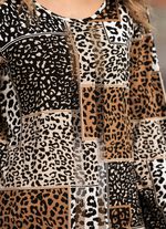 Shirt mit aufwendiger Strasszier 