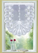 Schwalbenschwanz-Gardine mit echter Plauener Stickerei 