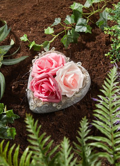 Herzschale mit 3 Rosen 