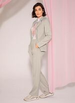 Hose mit B&uuml;gelfalten 