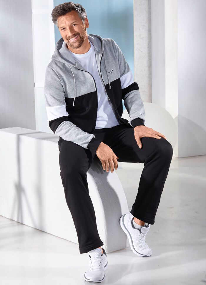 Freizeitanzug mit Kapuze 