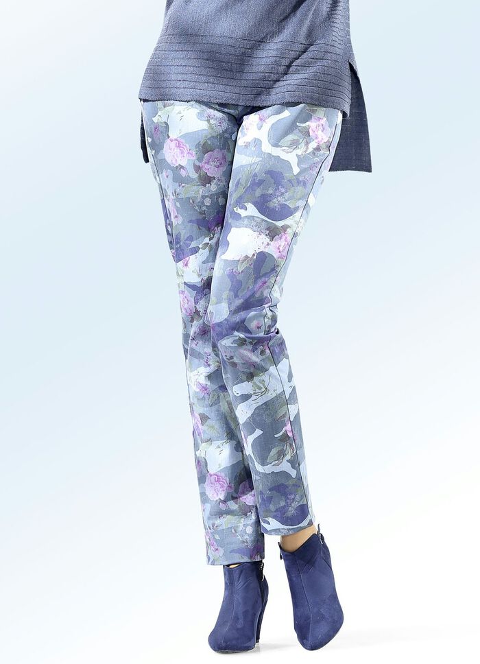 Hose mit angesagter Dessinierung 