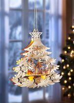 Beleuchtetes Fensterbild aus Holz 