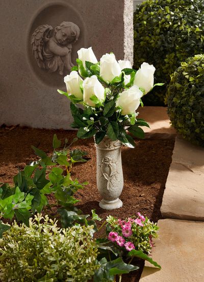 Grabvase mit Gesteck 