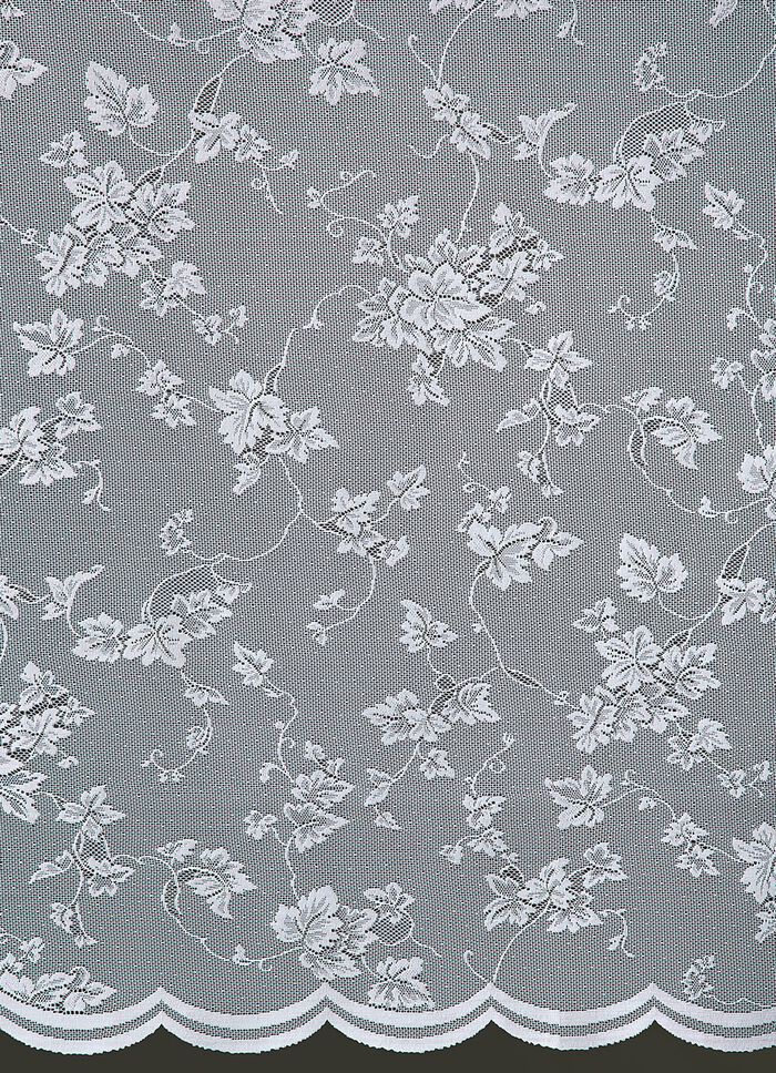 Halbtransparenter Store mit gebogtem Abschluss 