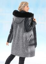 Kurzmantel im angesagten Materialmix 