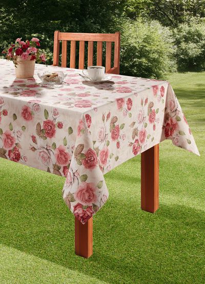 Tischdekoration mit Fleckschutz-Ausr&uuml;stung 