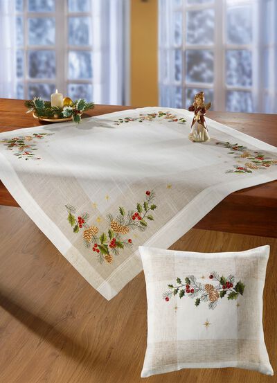 Aufwendig bestickte Tischdecke oder Kissenbezug 