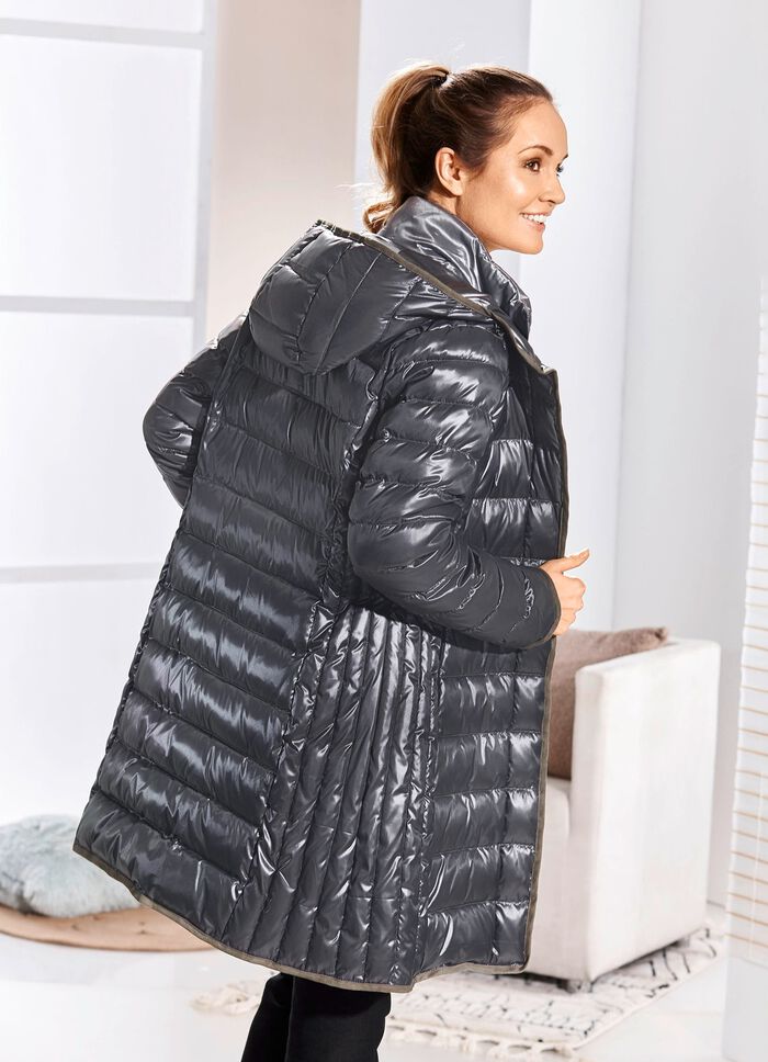 Kurzmantel mit seitlicher L&auml;ngssteppung 