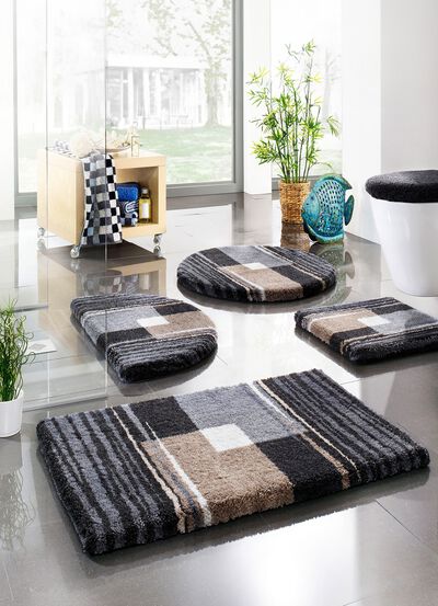 Badgarnitur mit rutschhemmender R&uuml;ckseite 