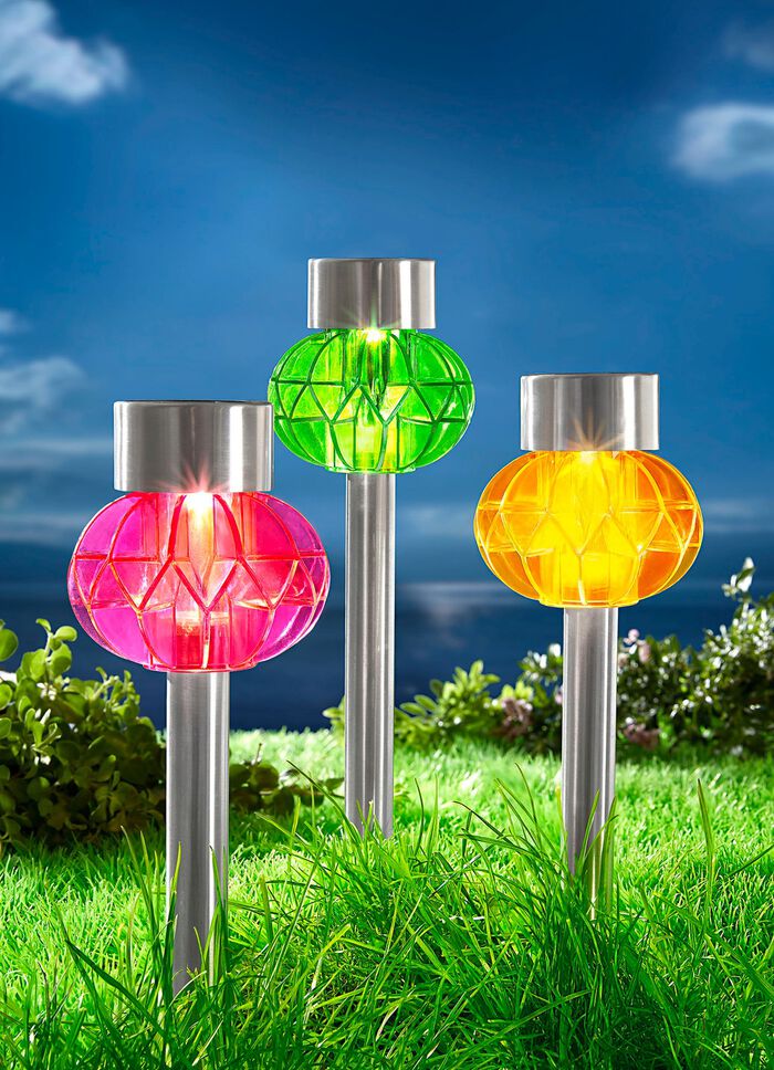 Farbenfrohe Solarleuchten aus wetterfestem Kunststoff, 3er-Set 