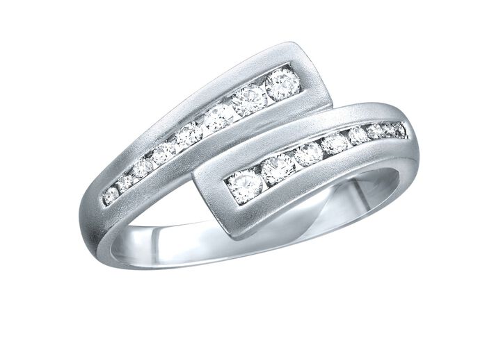 Platin Damenring mit lupenreinen Brillanten 