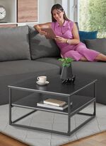 Couchtisch mit praktischer Ablage 