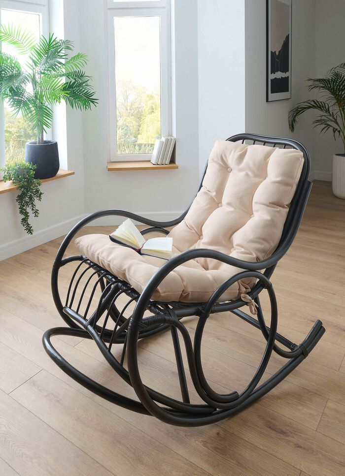 Schaukelstuhl aus handgeflochtenem Rattanrohr 