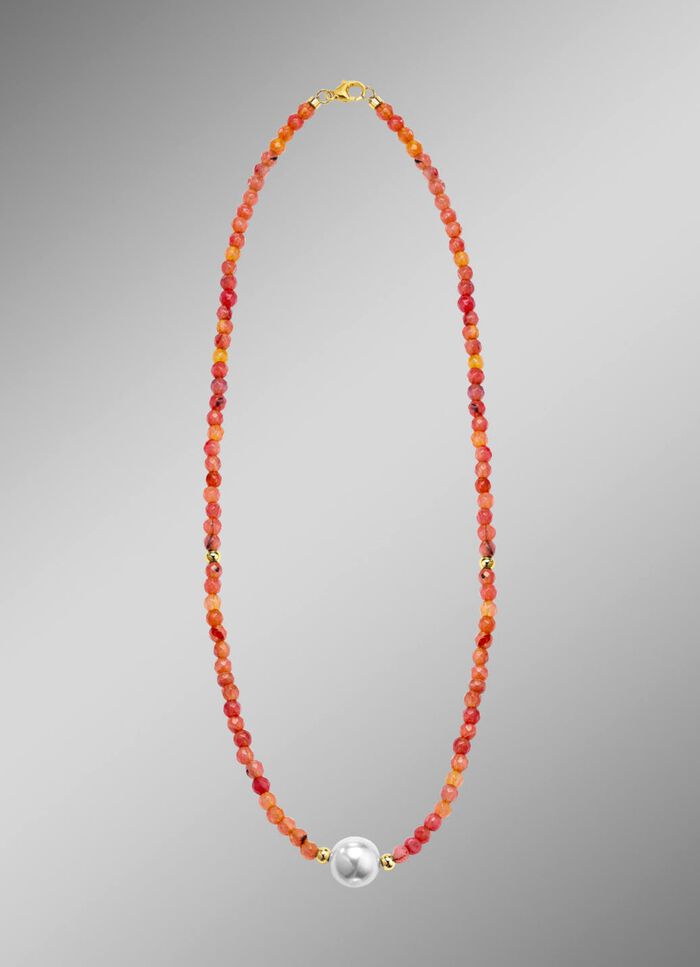 Halskette mit Perlenschimmer und Edelsteinglanz 