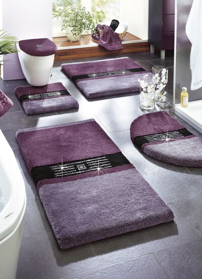 Seidenweiche Badgarnitur mit funkelnden Kristallen 