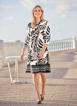 Kleid mit dekorativer Faltenlegung 