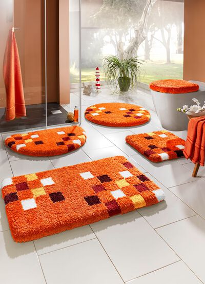 Badgarnitur mit latexierter, rutschhemmender R&uuml;ckseite 