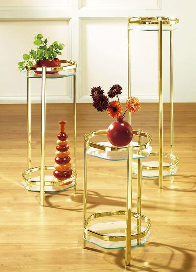 Edle Blumens&auml;ule aus messingfarbenem Stahlrohr 